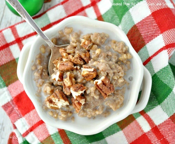 Slow Cooker Gingerbread Oatmeal