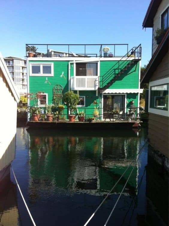 Victoria Houseboat