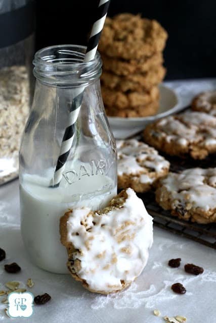 Grandma’s Iced Oatmeal Cookies