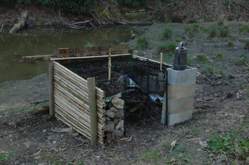 Raised Keyhole Bed