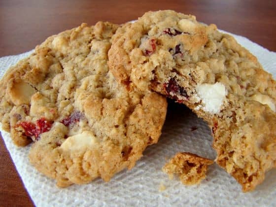 Oatmeal Cookies with Cranberries and White Chocolate