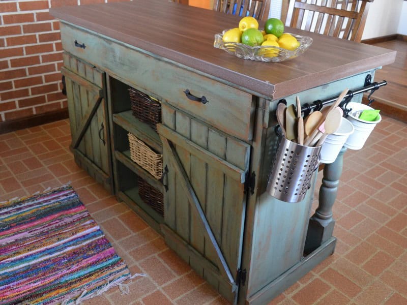 Ana White’s Farmhouse Kitchen Island