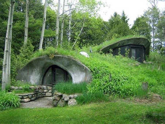 Underground Houses and Off-Grid Living